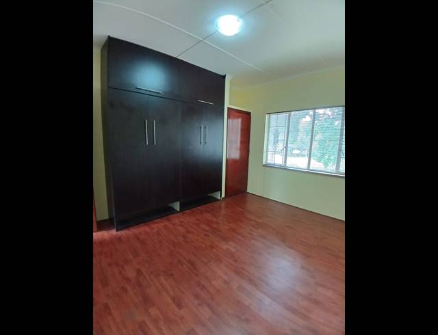 2 BEDROOM FLAT FOR SALE IN SASOLBURG EXT 3